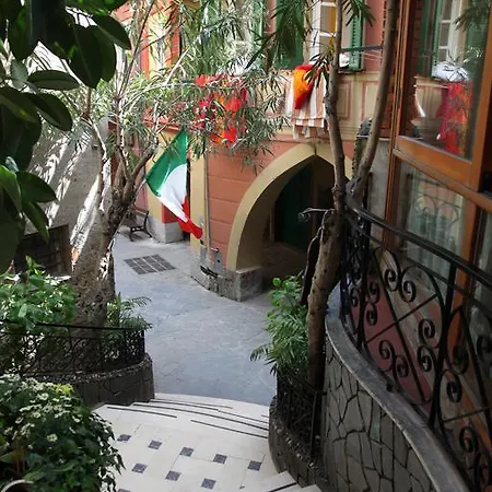 Hotel Degli Amici 3*