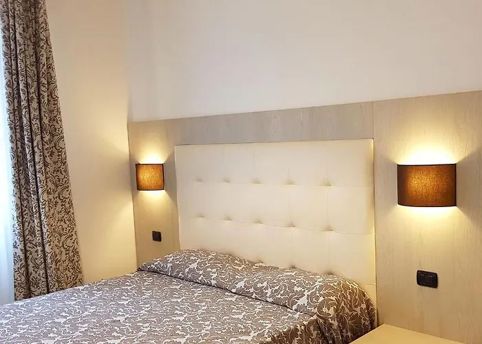 알베르고 데글리 아미치 몬테로소 알 마레