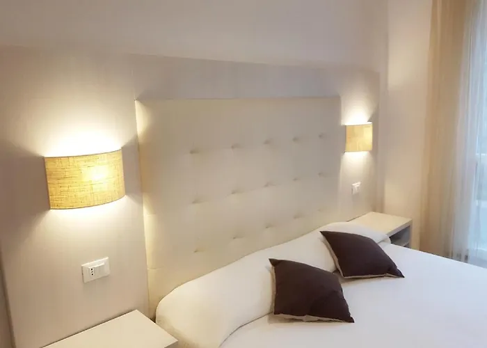 호텔 알베르고 데글리 아미치 몬테로소 알 마레