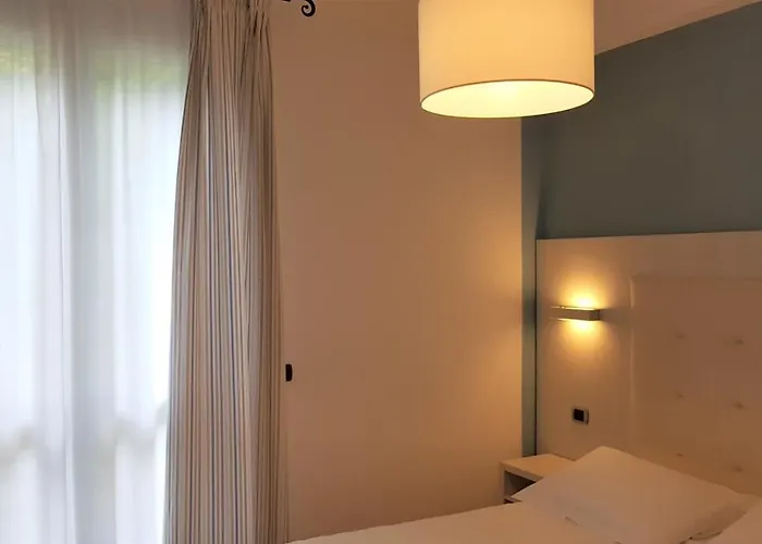 알베르고 데글리 아미치 3* 몬테로소 알 마레