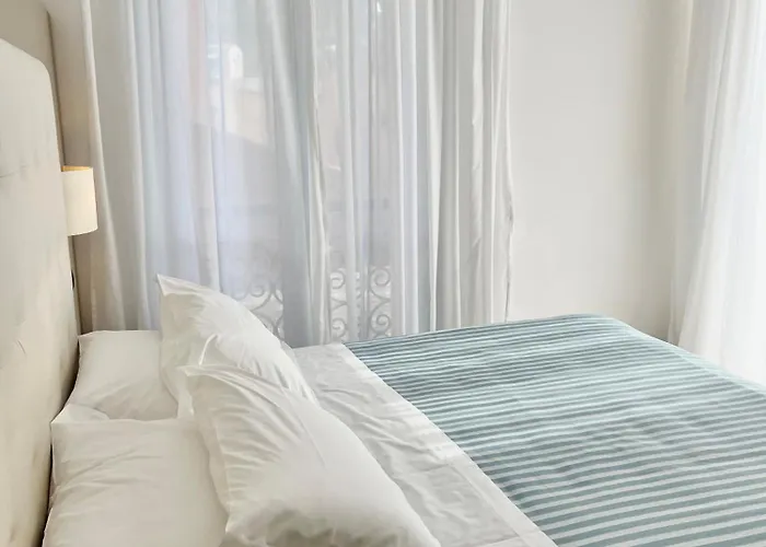 알베르고 데글리 아미치 몬테로소 알 마레