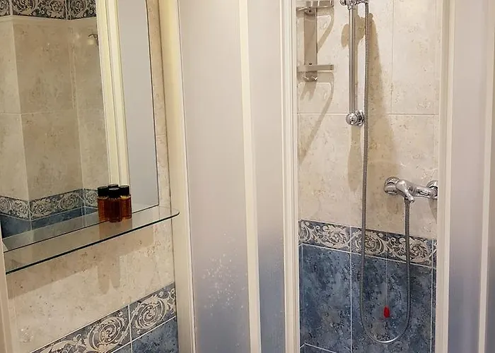 알베르고 데글리 아미치 3* 몬테로소 알 마레