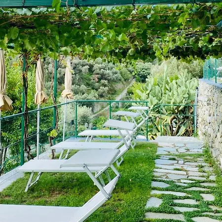 فندق Degli Amici 3*