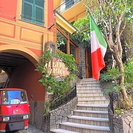 Degli Amici 3*